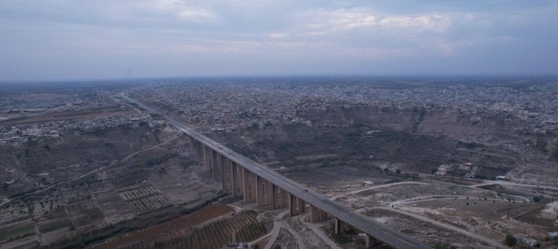 افتتاح طريق حماة – حمص الدولي بعد الانتهاء من ترميم جسر “الرستن”