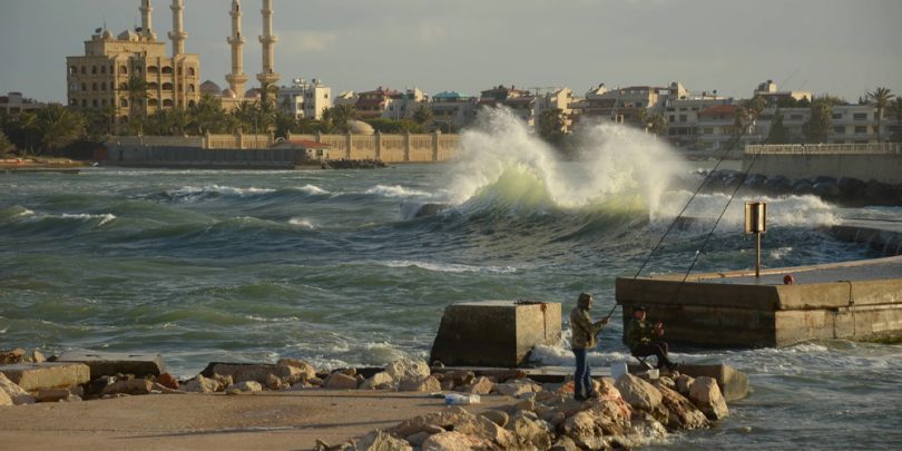 بحث مشروع جر مياه الساحل وتحلية مياه البحر في سوريا