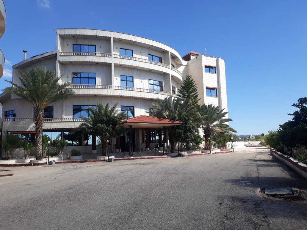 فندق يقع في اللاذقية منطقة الدروقيات طريق كسب