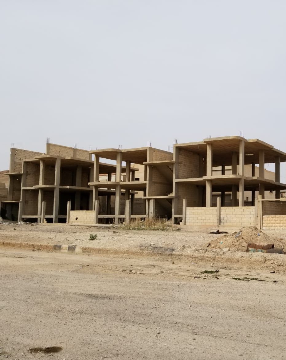 تدمر – على الطريق العام بإطلالة على القلعة والمدافن