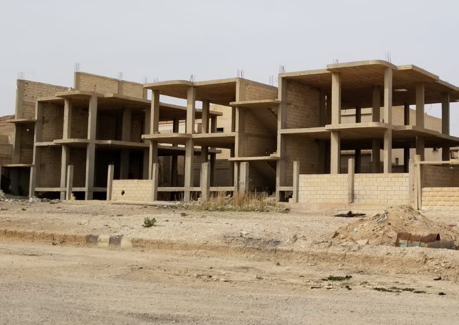 تدمر – على الطريق العام بإطلالة على القلعة والمدافن