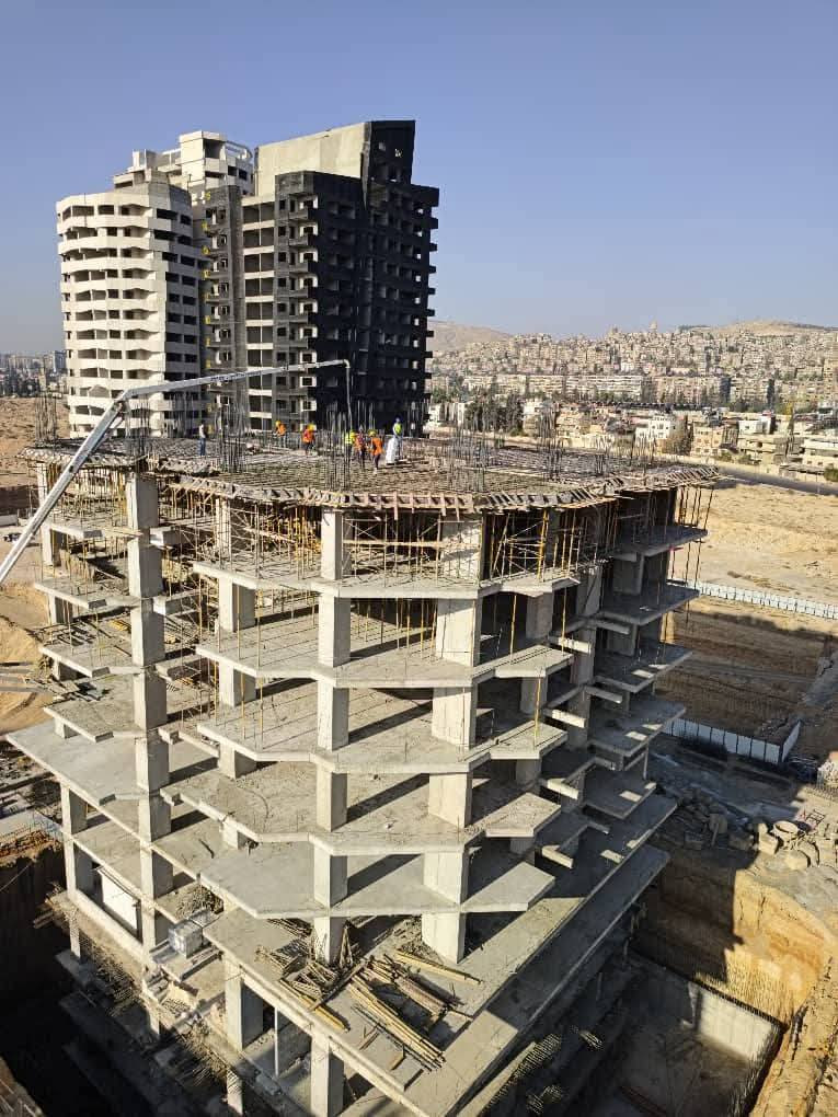 صب الطابق السابع في برج Elegance Hof S171 ضمن مشروع ماروتا سيتي