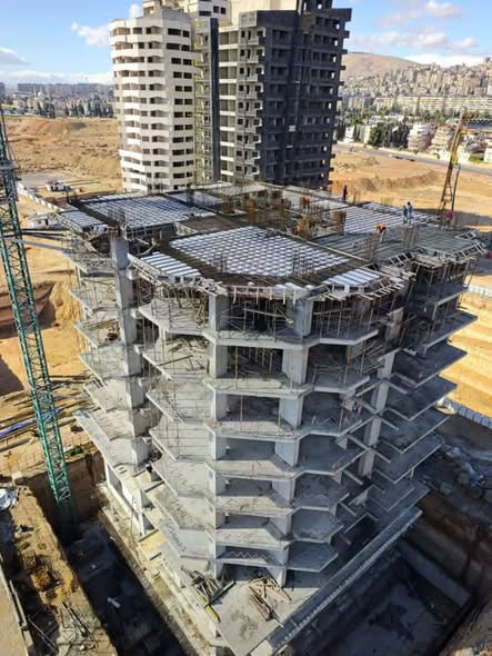 صب الطابق التاسع في برج Elegance Hof S171 ضمن ماروتا سيتي