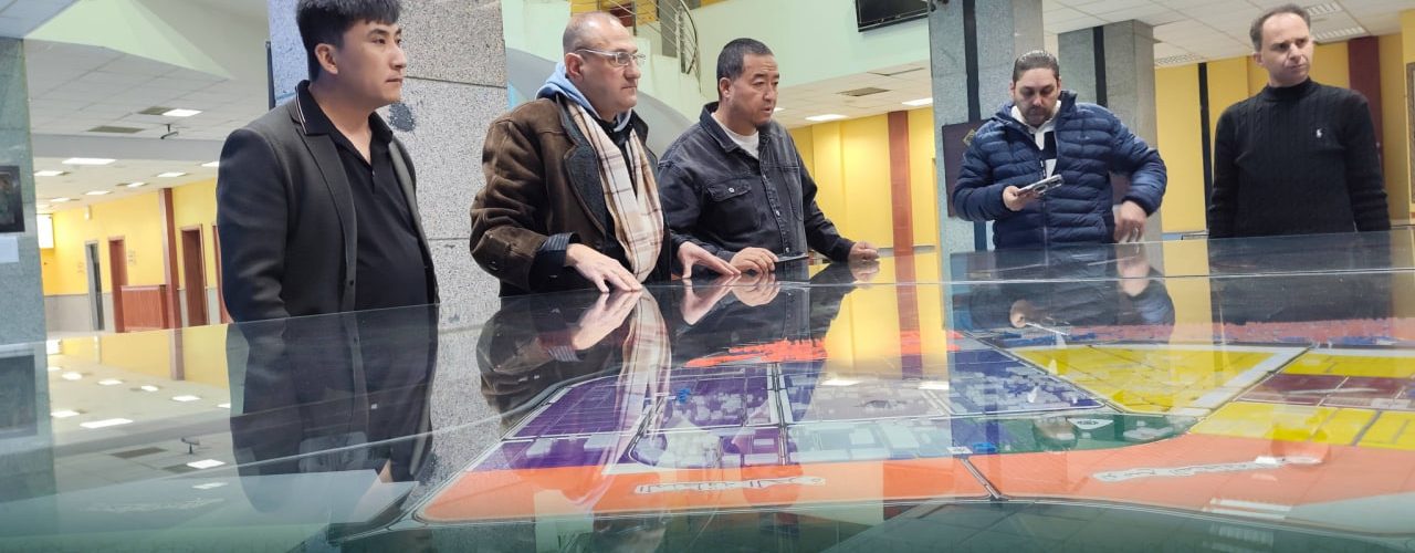 وفد تركي- صيني يبحث إطلاق مشروع لإنتاج مواد البناء الأساسية في حسياء الصناعية