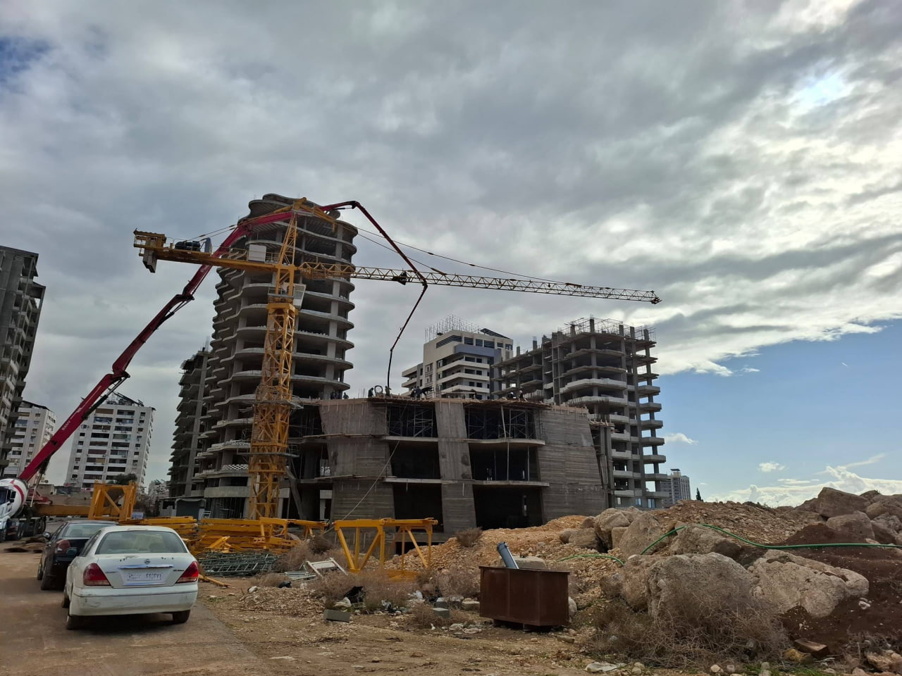 تجهيز أعمدة الطابق الثالث المقسم B144 في “برج ريتاج” ضمن ماروتا سيتي