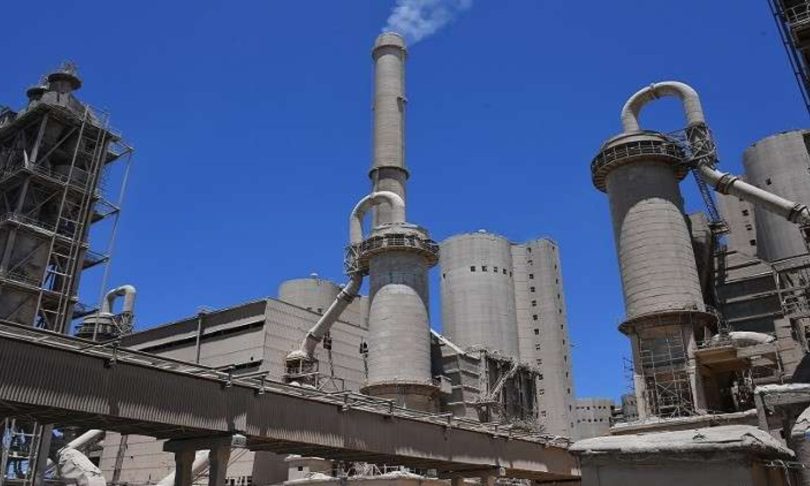 توقيع عقد استثماري لإعادة تأهيل مطاحن إسمنت طرطوس