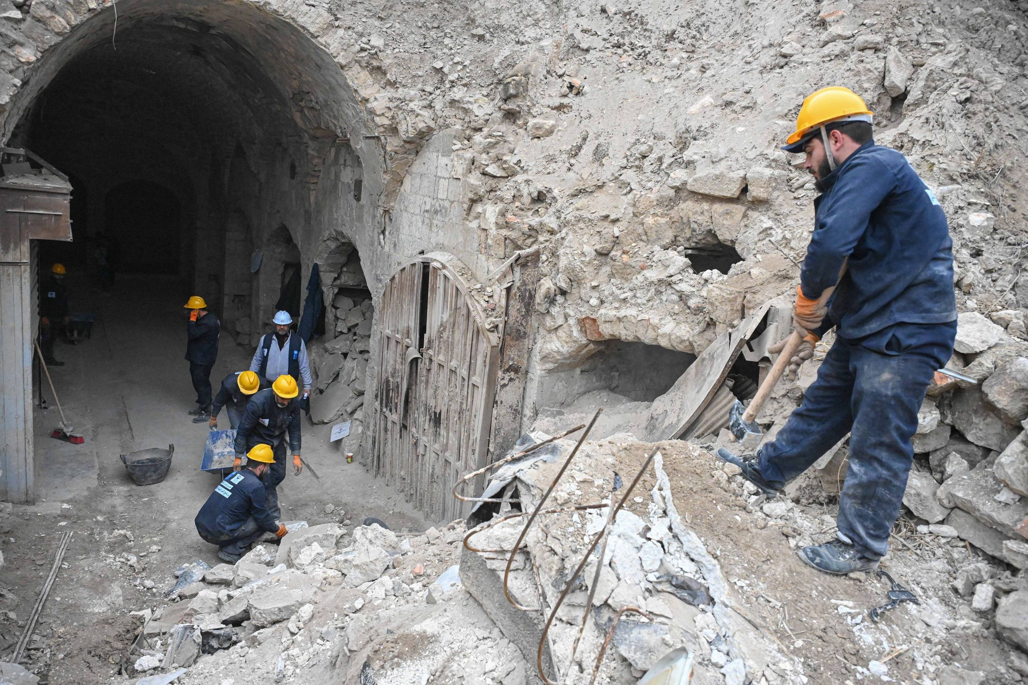 إزالة 96 ألف طن من الأنقاض في حلب