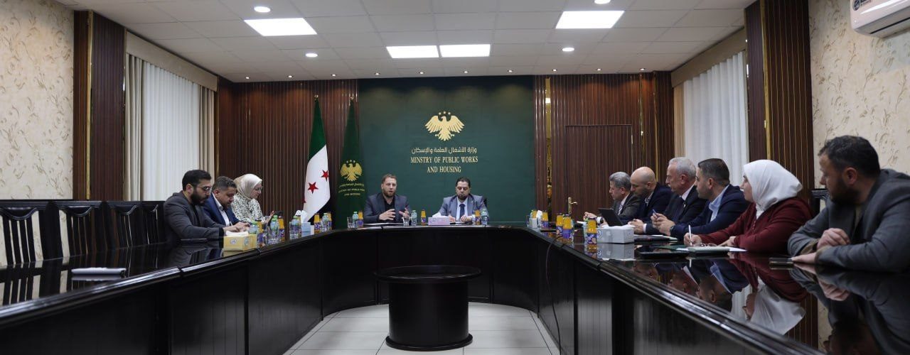 حماة تبحث عدداً من الملفات المرتبطة بقطاع الإسكان