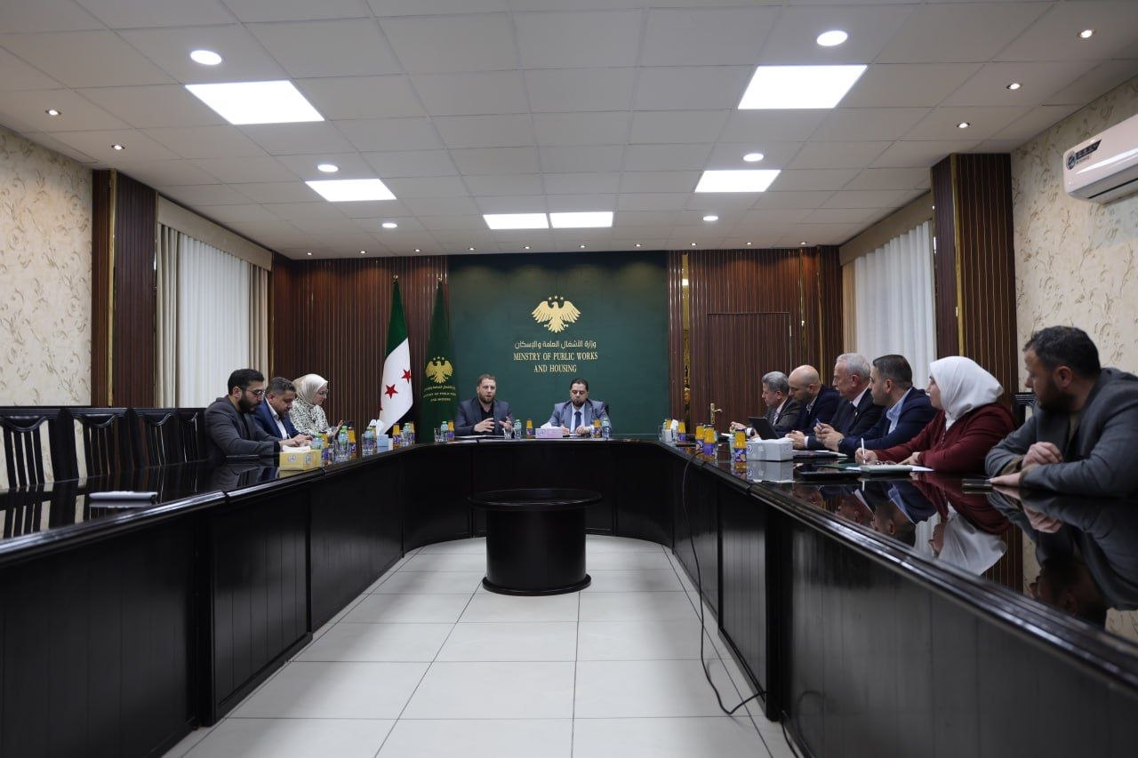 حماة تبحث عدداً من الملفات المرتبطة بقطاع الإسكان