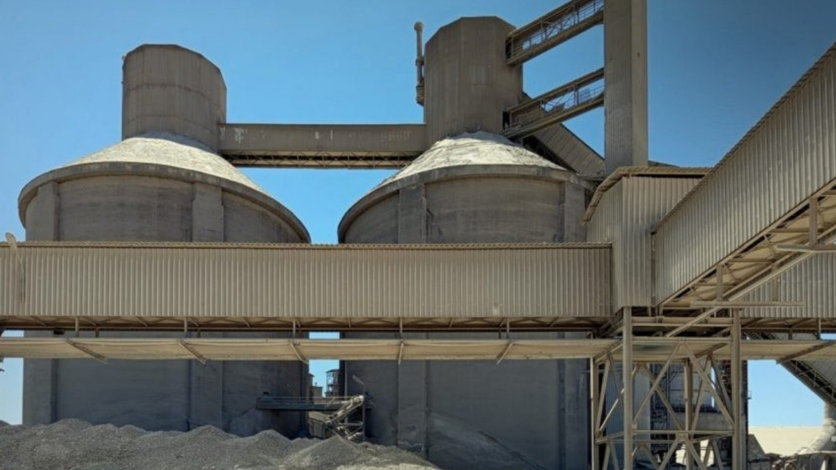 بدء الإنتاج التجريبي في معمل إسمنت طرطوس