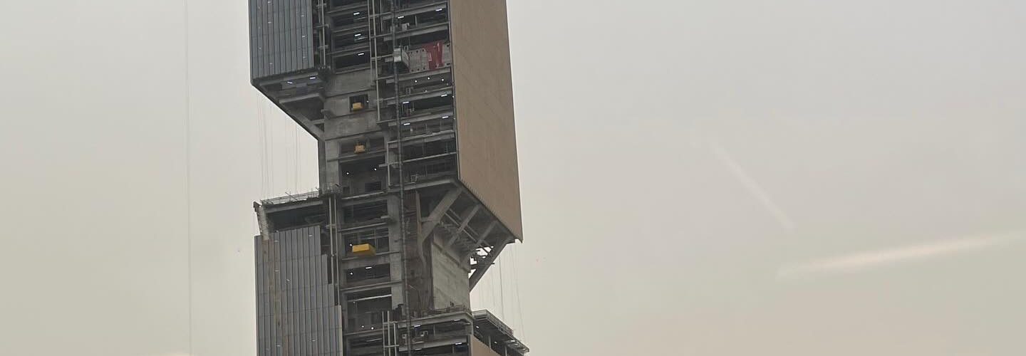 تقدم الأعمال في برج الإنماء في الرياض