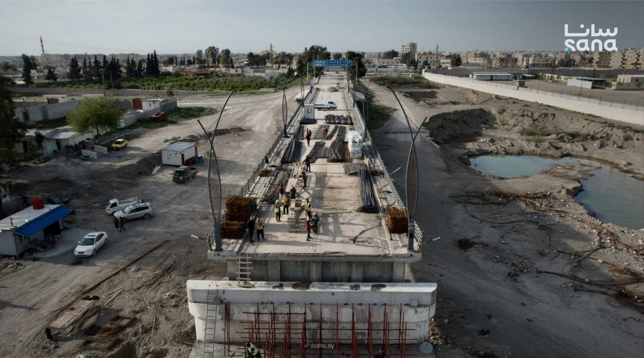 استمرار عمليات تأهيل جسر الرشيد في الرقة