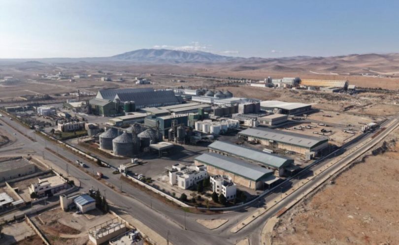 مستثمر تركي يبحث إنشاء مشروع للبناء والمجبول البيتوني في مدينة حسياء الصناعية