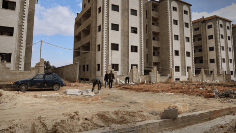 إنهاء أعمال التزفيت في أحدث التجمعات السكنية ببلدة “الهامة” بمنطقة قدسيا