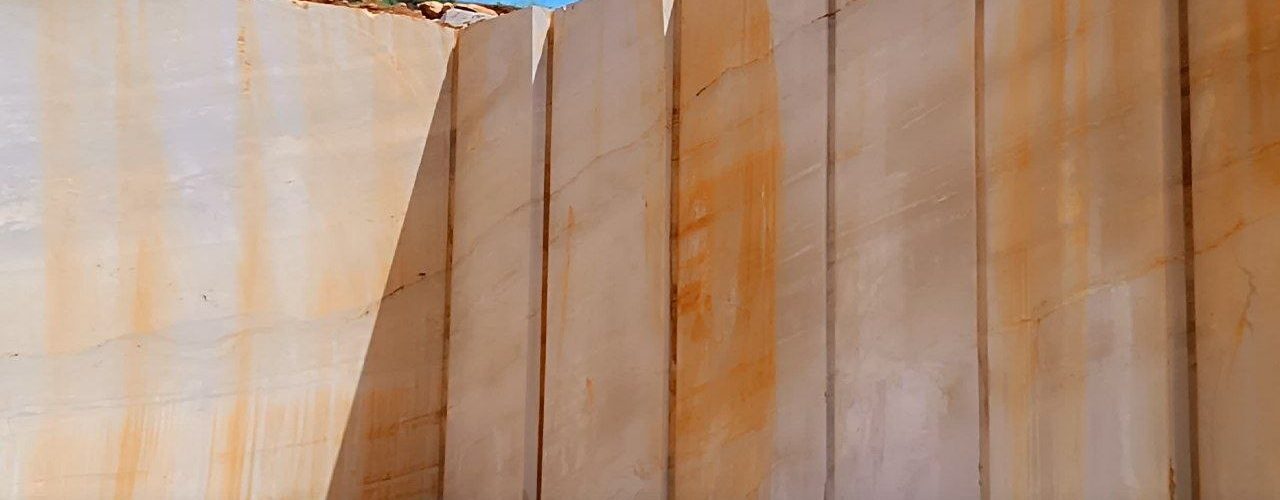 الرخام المصيافي… جودة عالية وحضور متميز في البناء