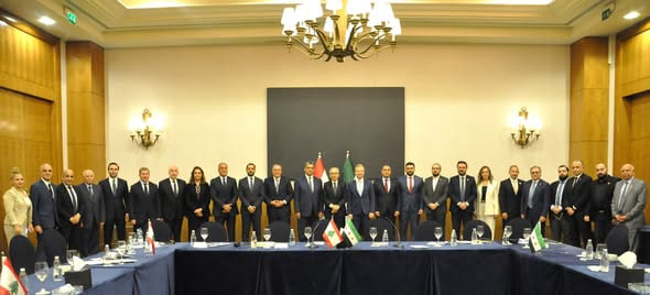 رئيس هيئة الاستثمار السورية يبحث مع وزير الاقتصاد والتجارة اللبناني تعزيز التعاون الاقتصادي والاستثماري وتوسيع فرص الشراكة