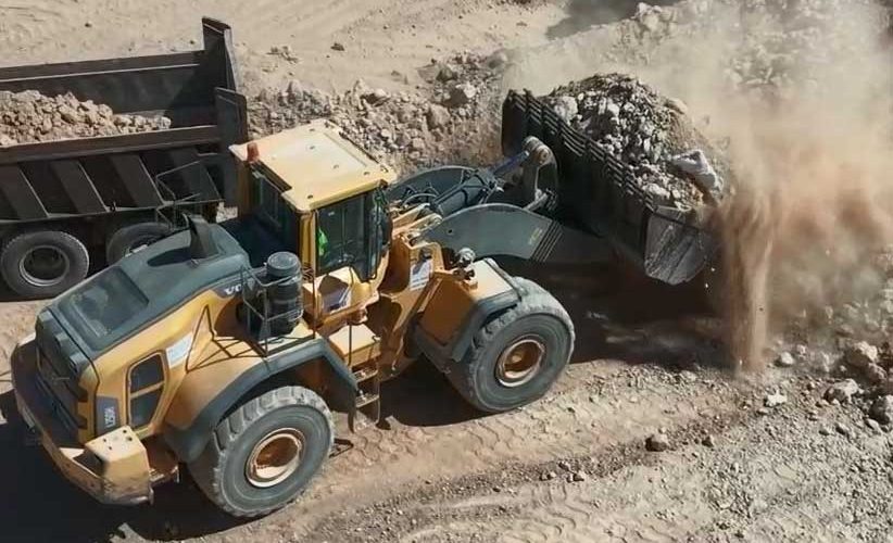 شركة قطرية تفوز بمناقصة إعادة تأهيل وصيانة طريق التنف البصيري